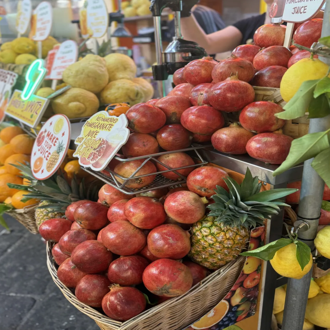 Fresh fruit juice stand market display